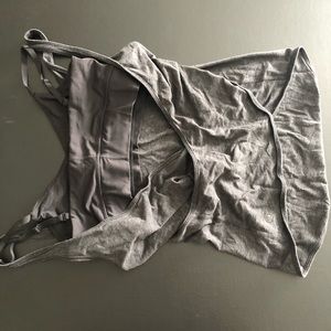 Woman’s lululemon crop top